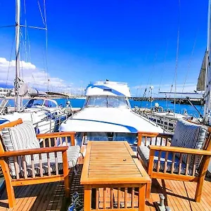 Salvador Bahia Boat And Breakfast Botel
